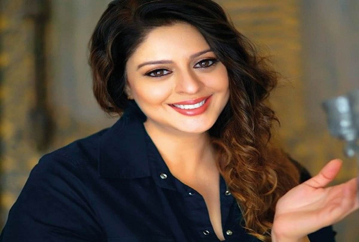 Nagma tests COVID-19 positive for days after being vaccinated