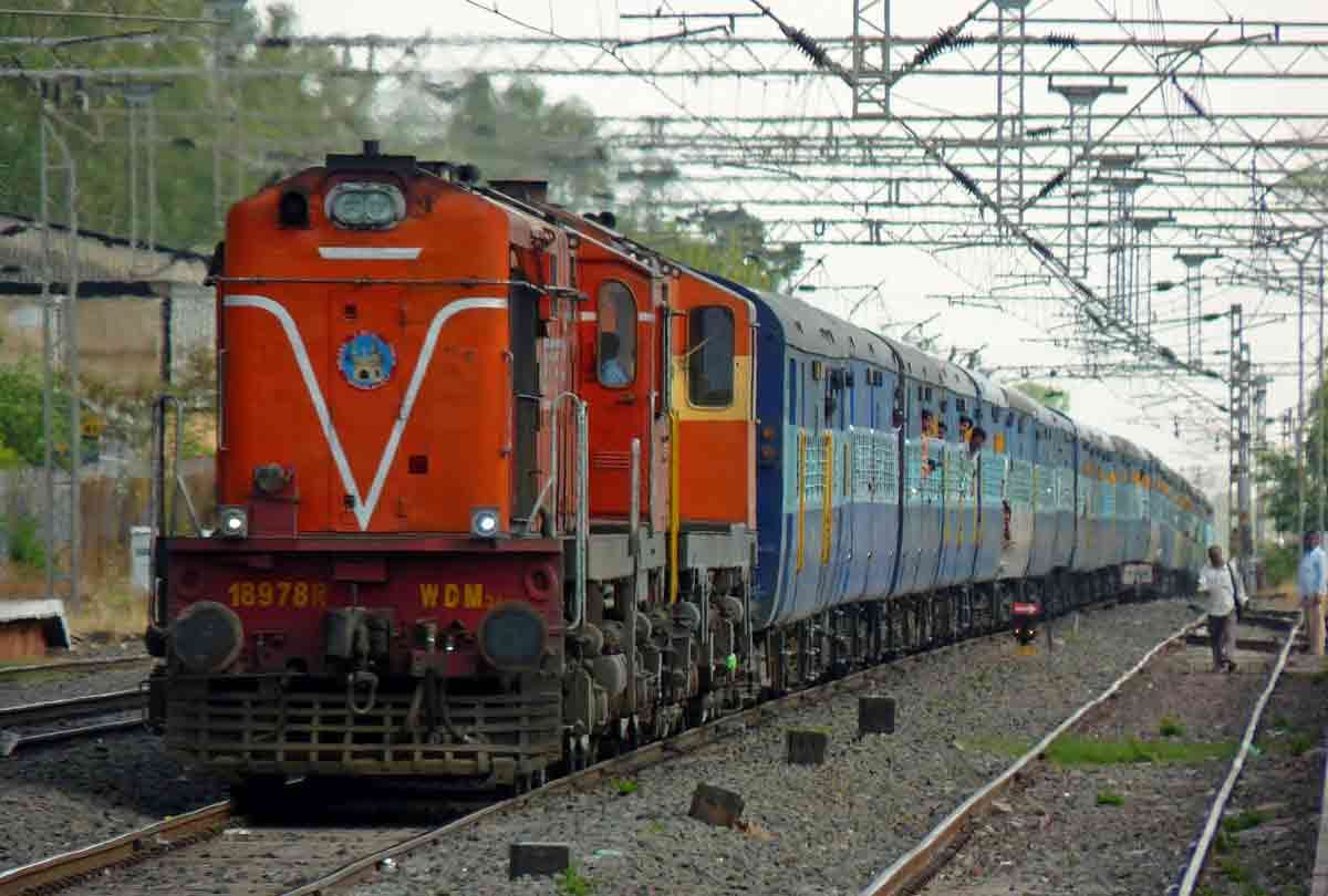 indian railways vacancies more than 2.5 crore application know the method of final selection