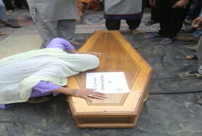 funeral of all four himachal killed in mosul in their ancestral village