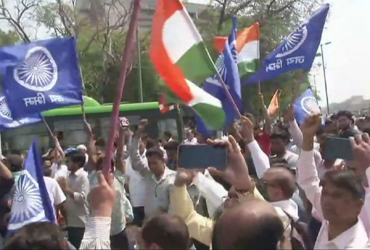 SC-ST Act protest Bharat Bandh 6 killed in Gwalior, Bhind, Morena, injured more than 50 people