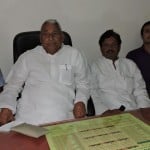 प्रेसवार्ता करते पूर्व विधानसभा अध्यक्ष माता प्रसाद पांडेय। 