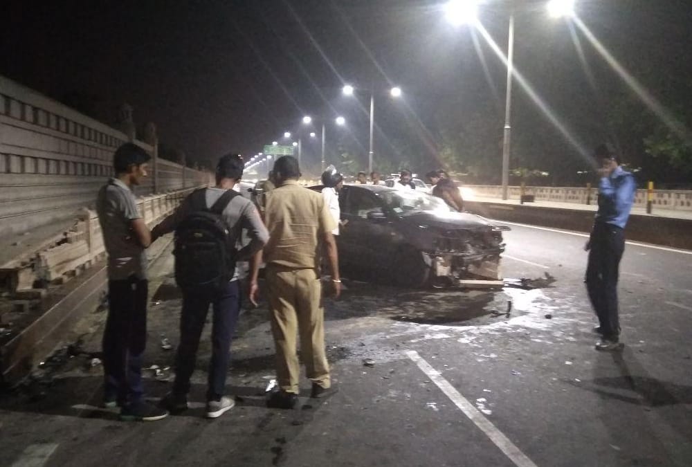 accident in alambagh in lucknow.