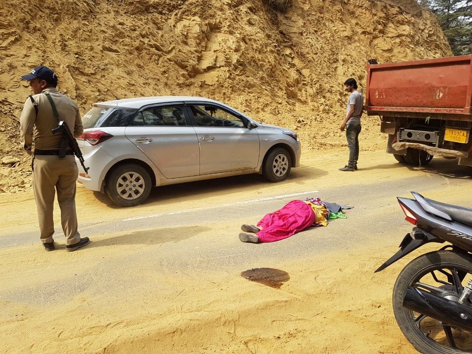 Dumper crushed women in champawat horiable photos