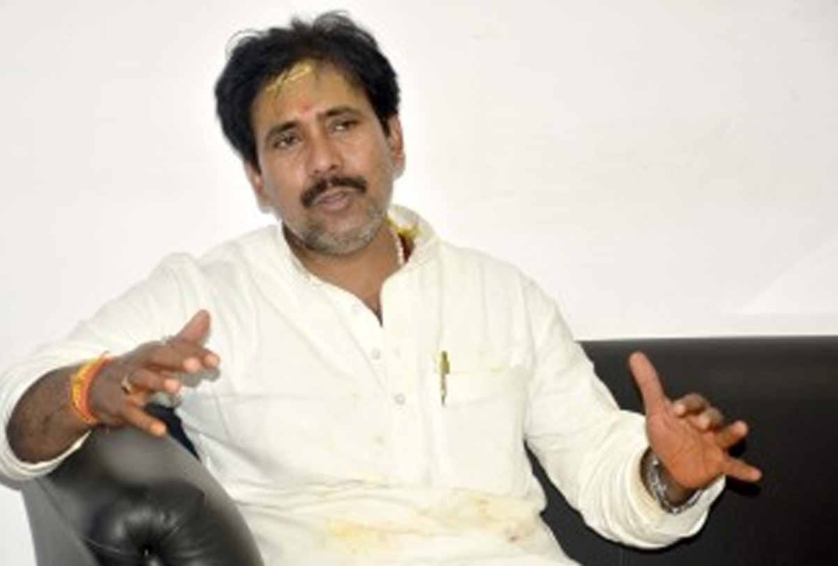 bjp minister Anil Rajbhar silence on question of achievements