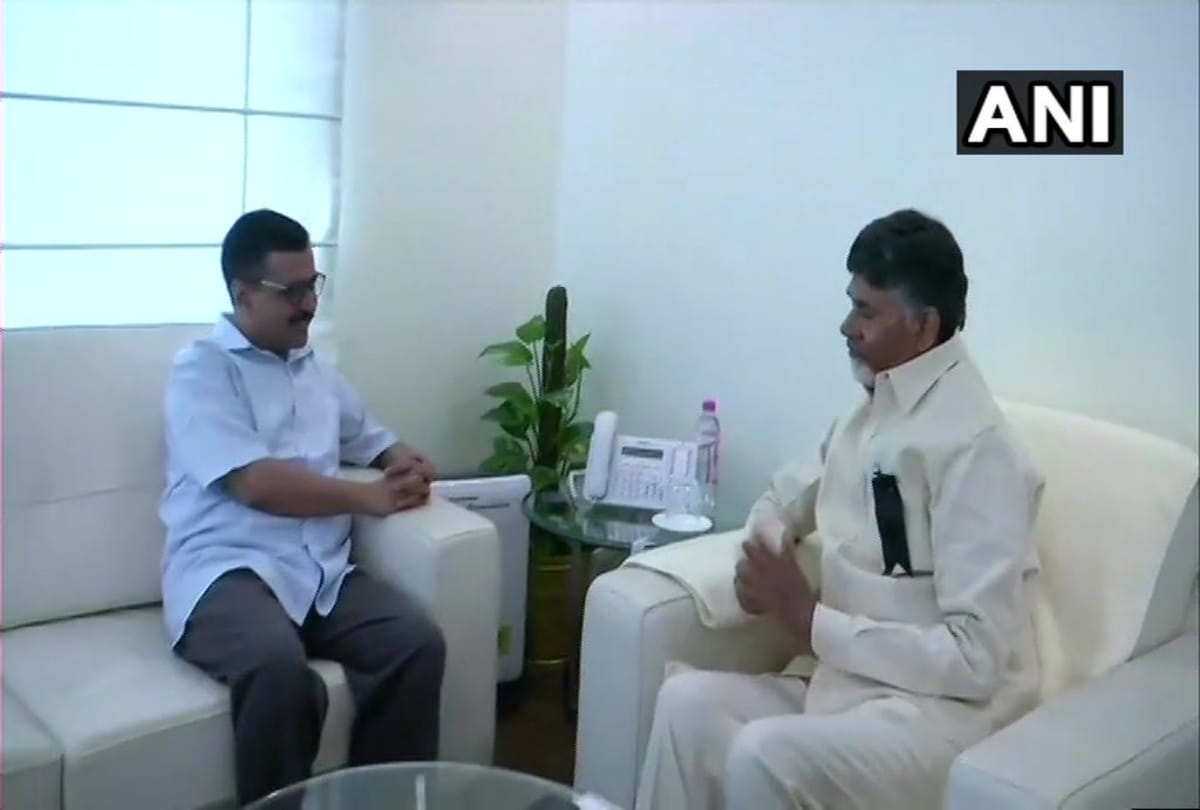 Arvind Kejriwal and Chandrababu meet for discussion on coalition at Delhi