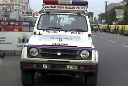 SSP suspended the station incharge after RSS leader Rakesh Sinha Abuse by Noida police