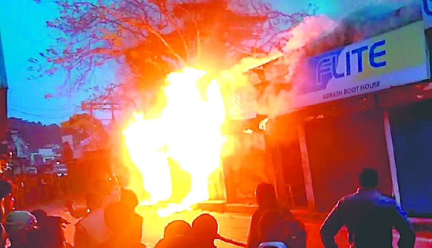 In the Sadar Bazar, the fires, four shops and godowns