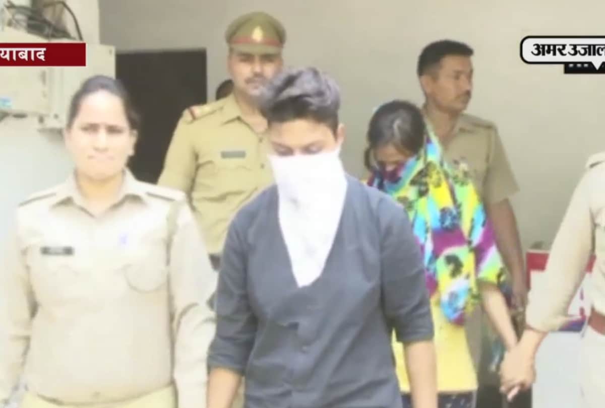 ghaziabad girl who killed her mother for lesbian relationship with teacher arrested, know full story
