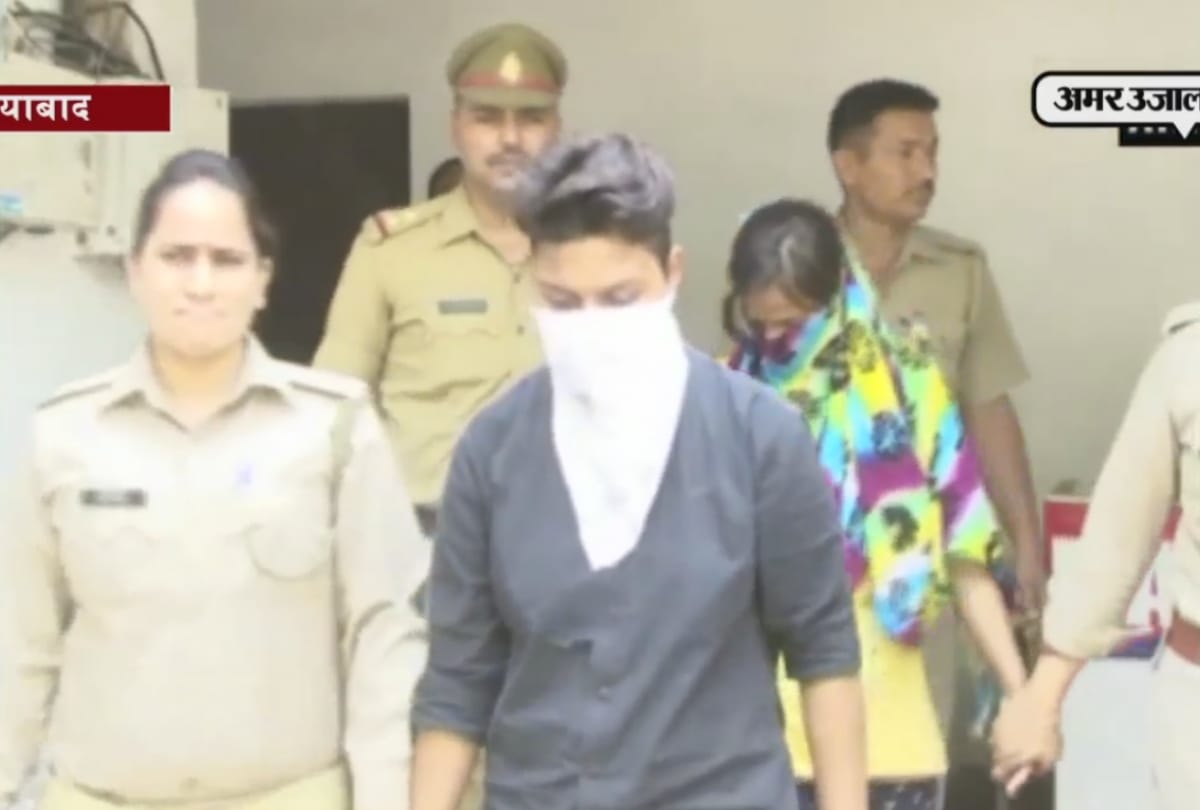 ghaziabad girl who killed her mother for lesbian relationship with teacher arrested, know full story