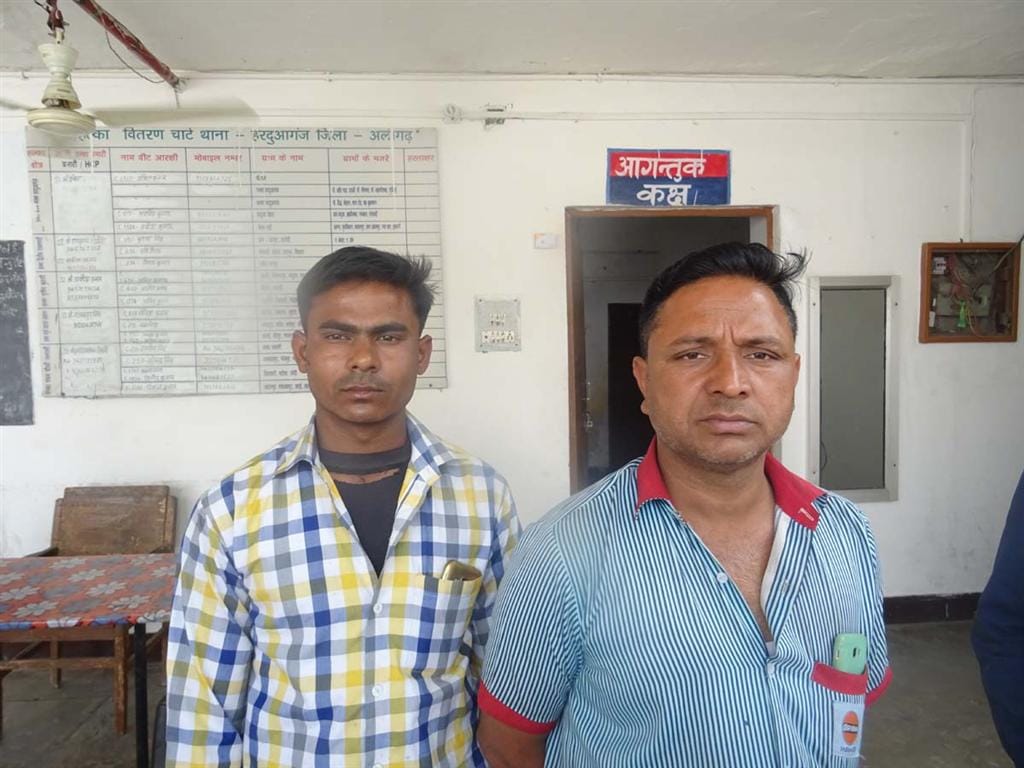 Aligarh, six lakh ladders with day-to-day petrol pump personnel