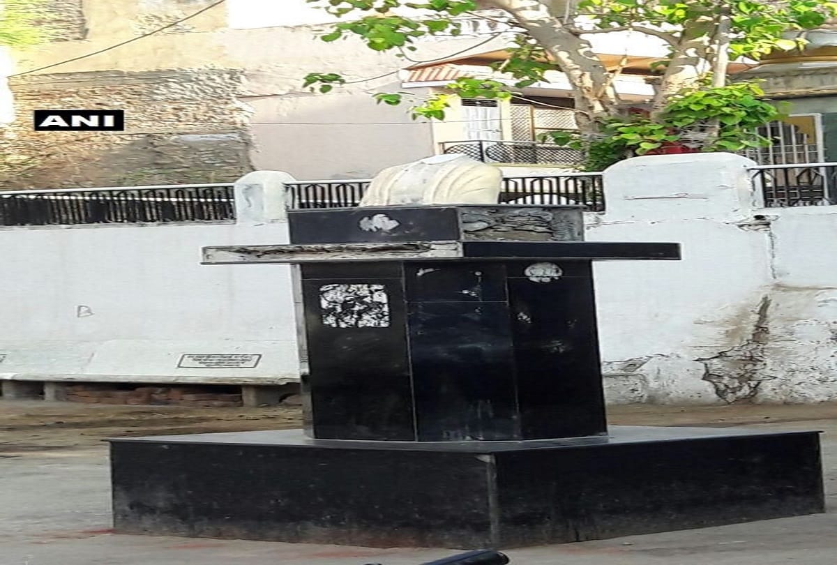 Rajasthan: Mahatma Gandhi statue vandalised in Rajsamand Nathdwara