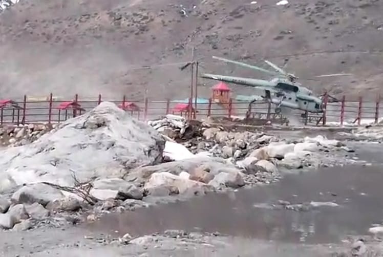 MI 17 crash in kedarnath live photos captured in camera
