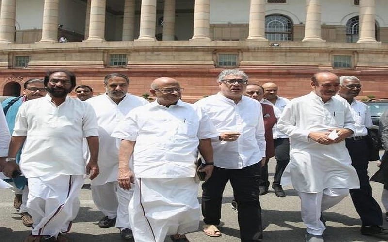 Opposition meet Venkaiah Naidu and Sumitra Mahajan demand discussion on key issues