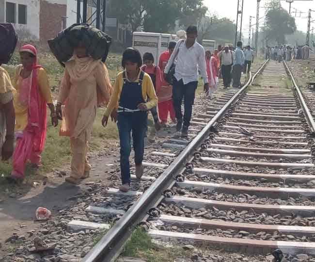 indian railway, Piece of Track Trapped in Punjab Mail Train