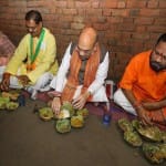 Odisha: BJP President Amit Shah and Dharmendra Pradhan had lunch at a Dalit residence in Bolangir