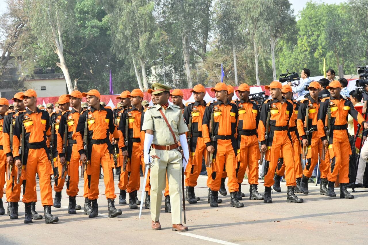 cm yogi and governor ram naik attended police week program