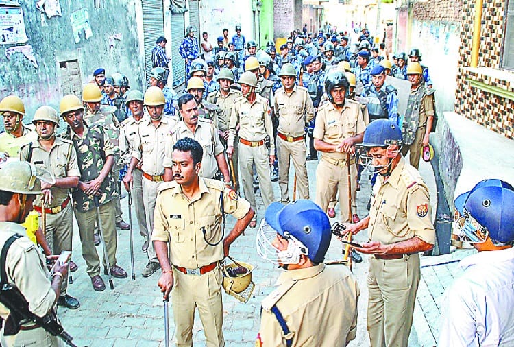 Dalit youth shot dead in Meerut, police force deployed in village, see photos