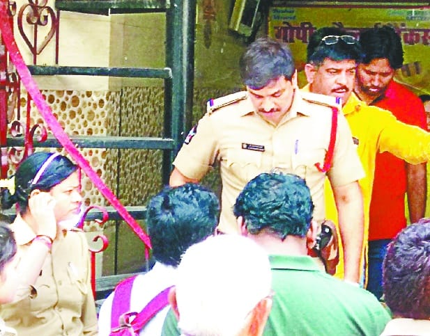 Andhra Pradesh Police raid in Haldaur