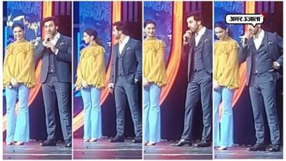 ranbir kapoor  and deepika padukone dance together in an event 