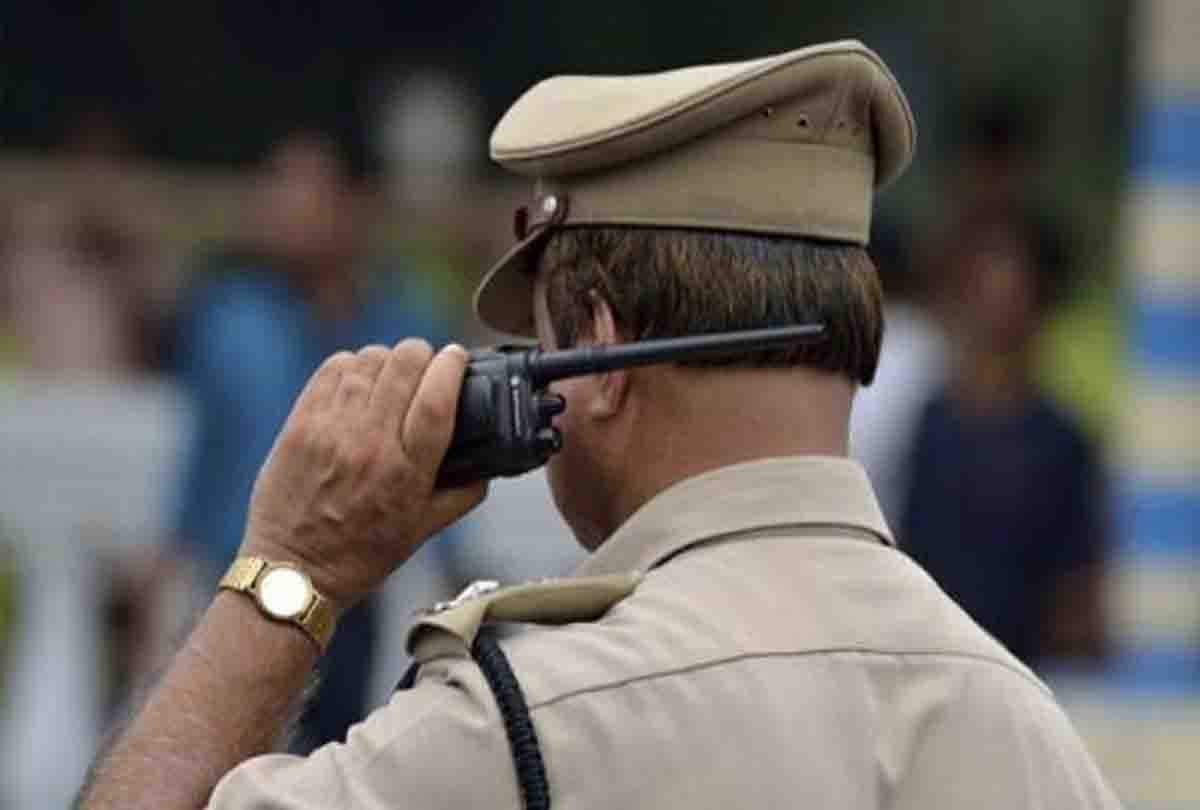 father kills his daughter in up