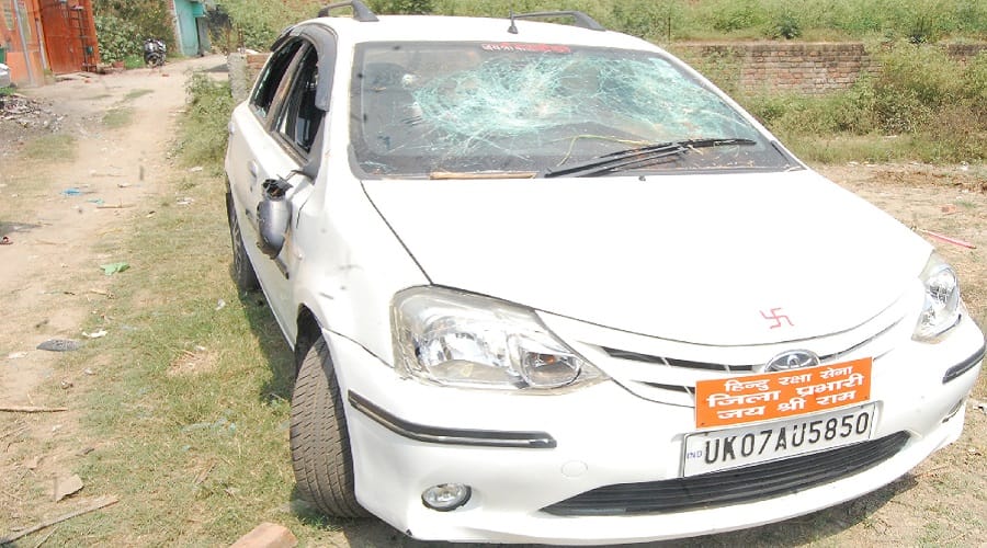 up: Dalits attacked the temple, demolition in the car of the priest