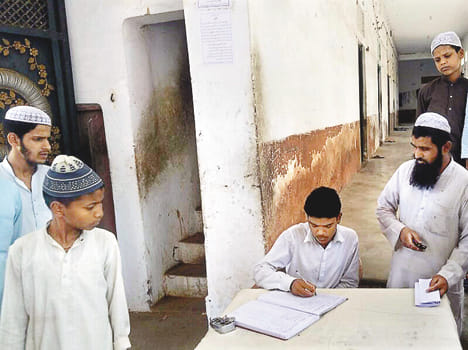 NIA inquired from Kashmiri students of Hathorra Madarsa