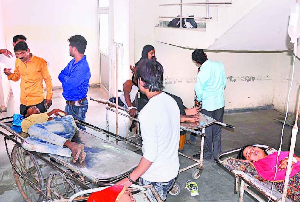 50 fall ill after taking meal in barabanki.