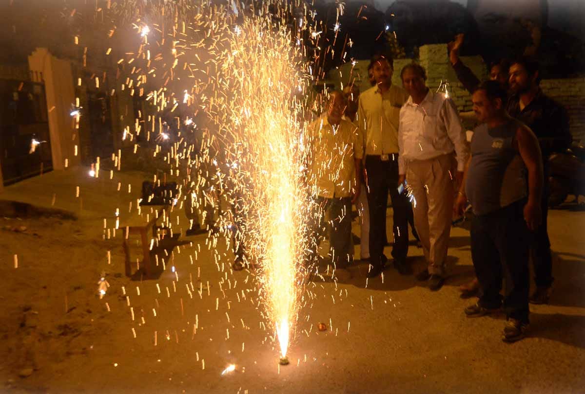 Salman gets convicted in black deer case people Celebrated