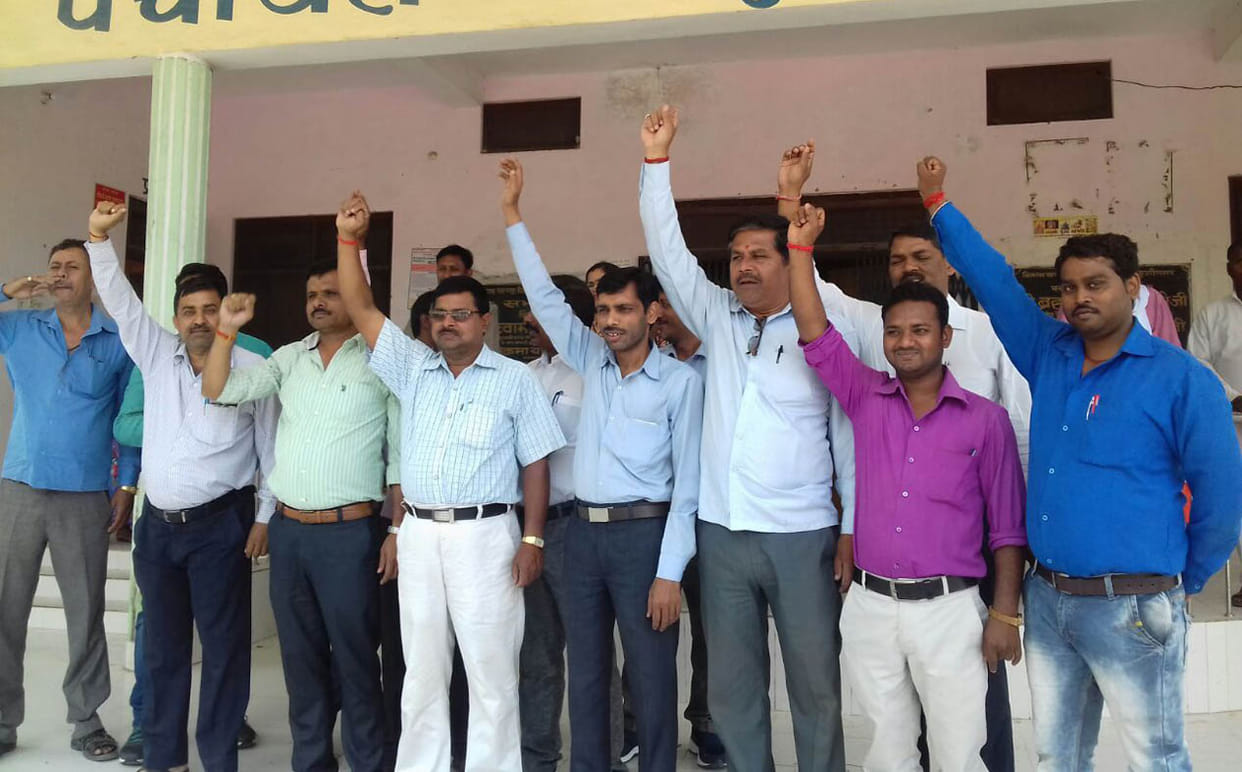 employee strike in suppor of bdo