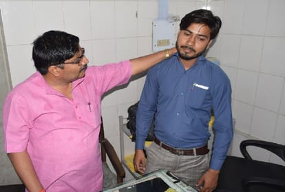 BJP leader slapped a radiologist at district hospital in Hardoi for allegedly demanding Bribe