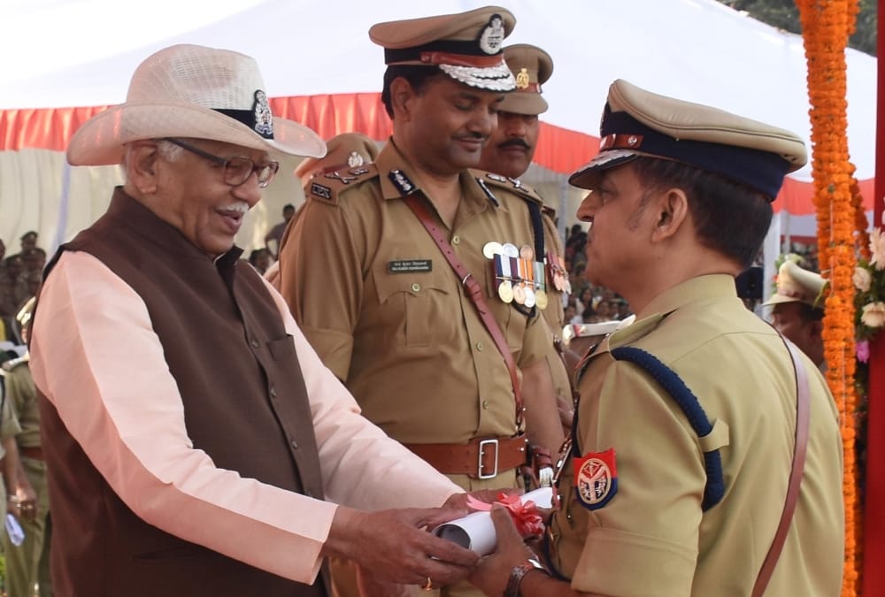 officers did not respect national anthem.