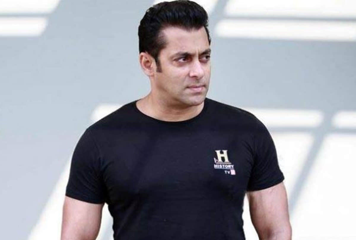 Salman Khan angry on film critics who panned his bad movies review