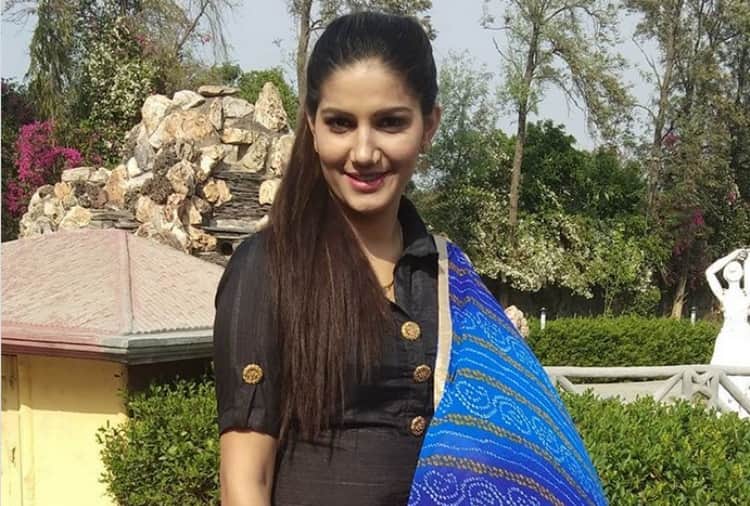 Sapna Chaudhary Photos Viral on Social Media