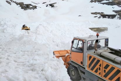 rohtang pass has restored for vehicle himachal