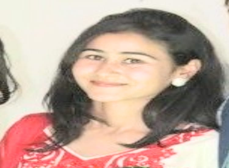 sonali of chamba got first position in bba exam hp