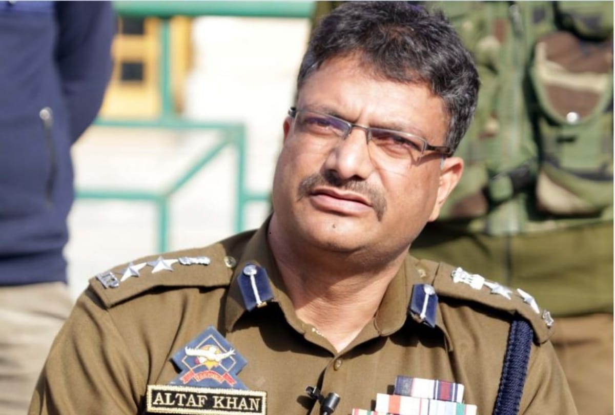 ssp anantnag altaf khan 30 min apeal for surrender to militant dayalgam 