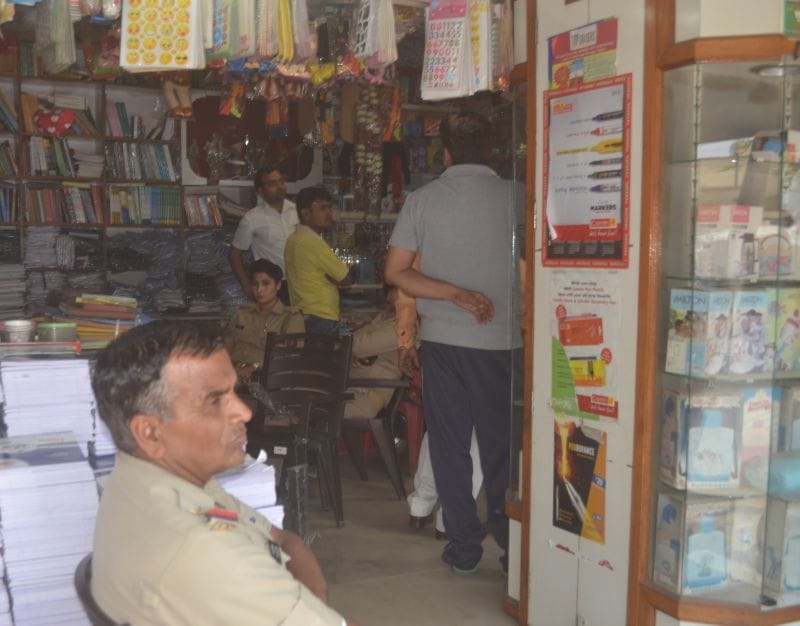 बुलियन कारोबारियों के तीन प्रतिष्ठान  सील