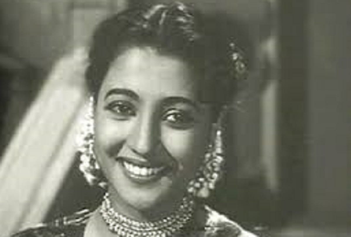 Bollywood Actress Suchitra Sen Birthday Know about actress who refused DadaSaheb Phalke Award