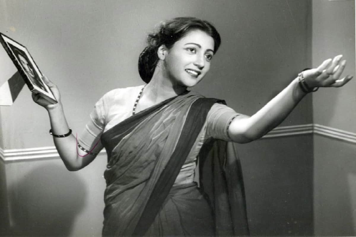 Suchitra Sen Birth Anniversary Suchitra Sen was Fabulous actress of Bengali and Hindi cinema she refused to accept the Dadasaheb Phalke Award