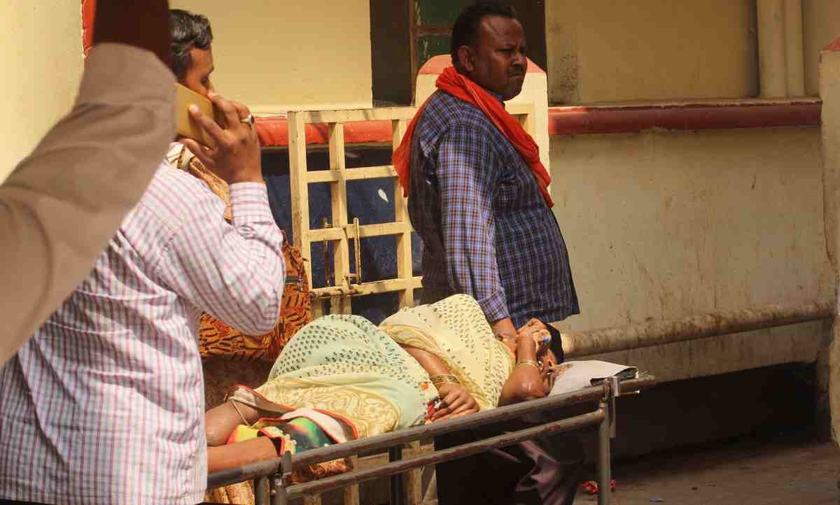 Third day strike in BHU hospital and patient in trouble