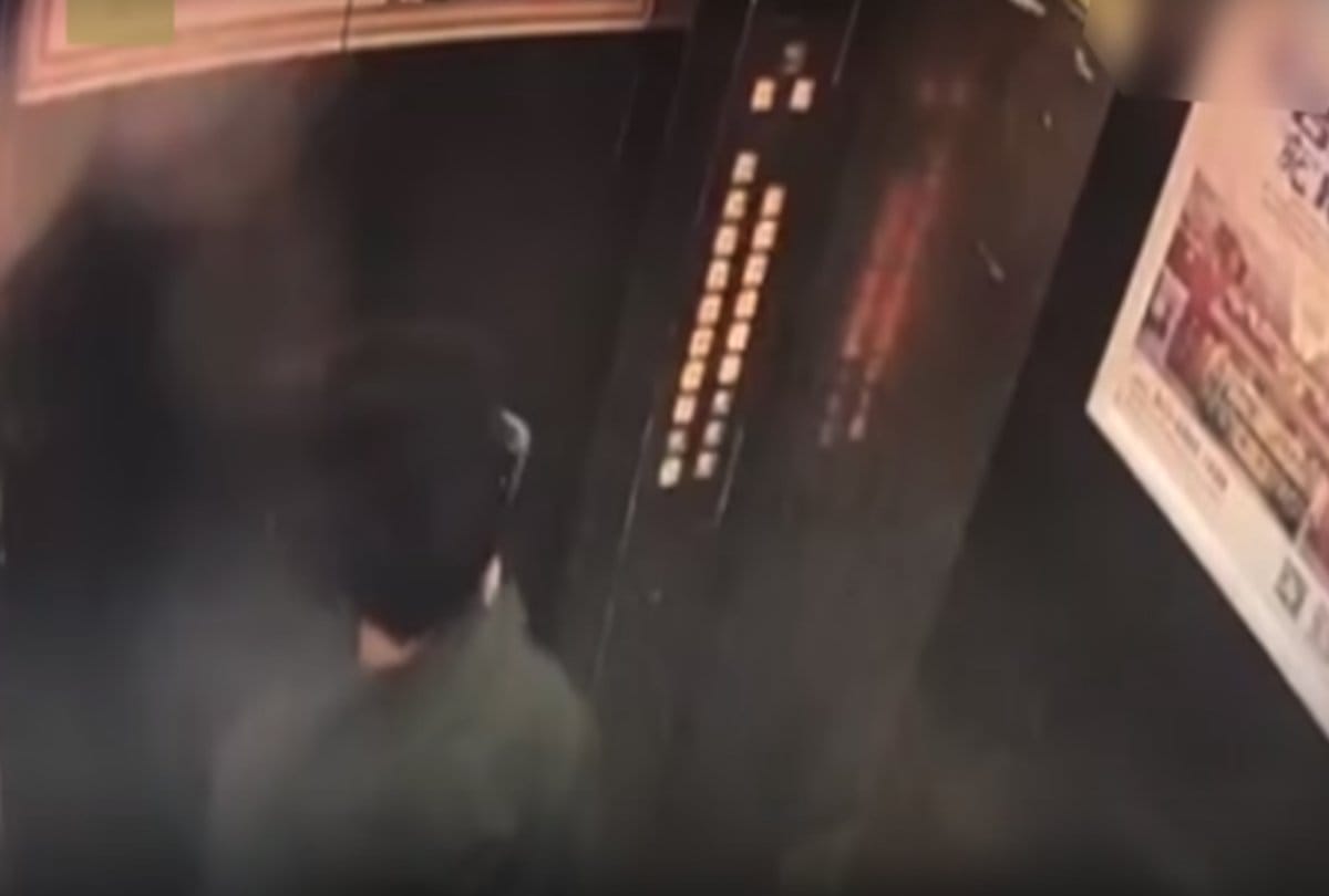 A Kid Who Was Caught On CCTV during Peeing In The Elevator at China