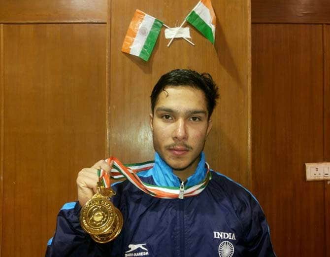 farmer son deepak lather won bronze medal weightlifting in commonwealth games