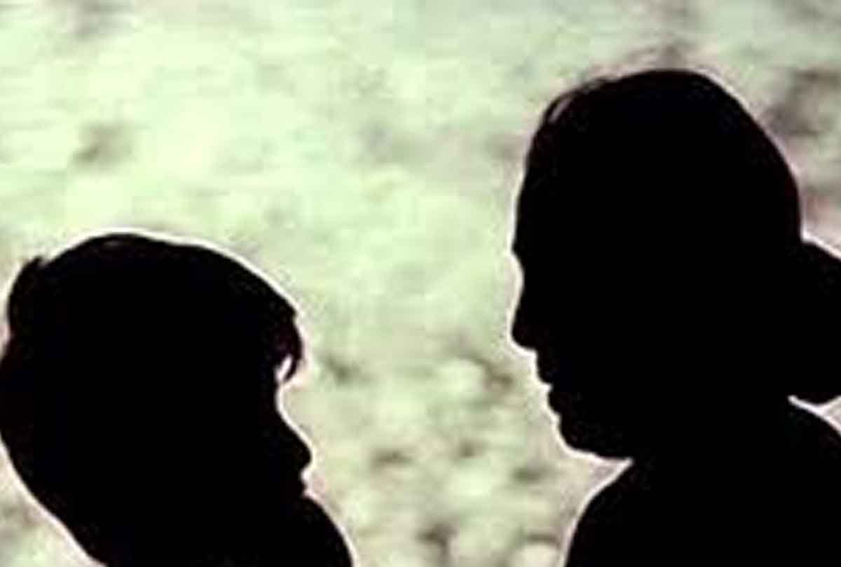 10 year old boy hangs himself