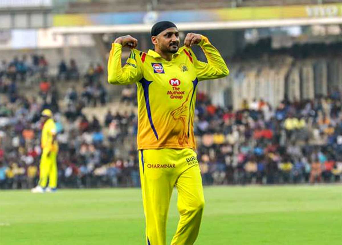 VIDEO: csk Harbhajan Singh nails Ninja challenge for CSK, leaves Shikhar Dhawan impressed
