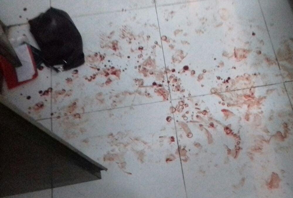 loot in a retired bank employee home in lucknow.