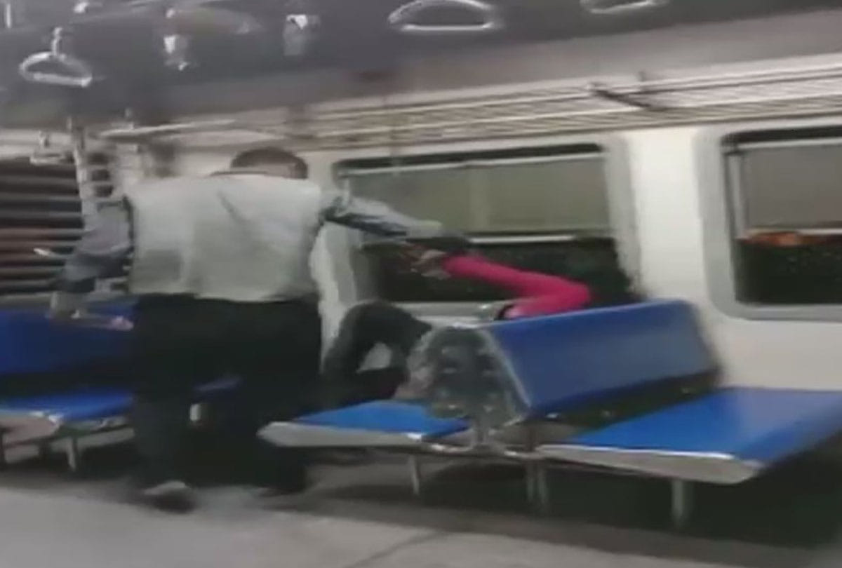 woman molested and beaten in running local train in mumbai
