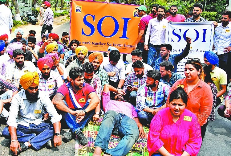 Punjab University Girl Hostals Residents got Freedom with Conditions