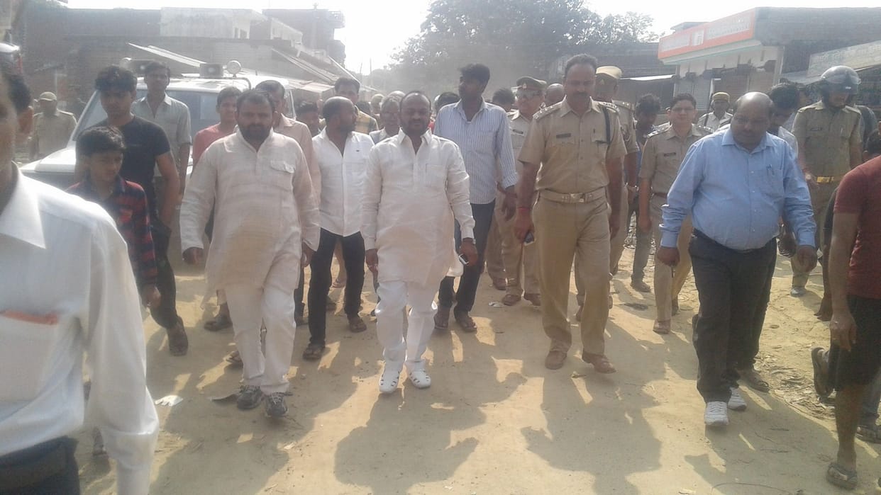 पकड़ी बाजार बना छावनी, तनाव चरम पर