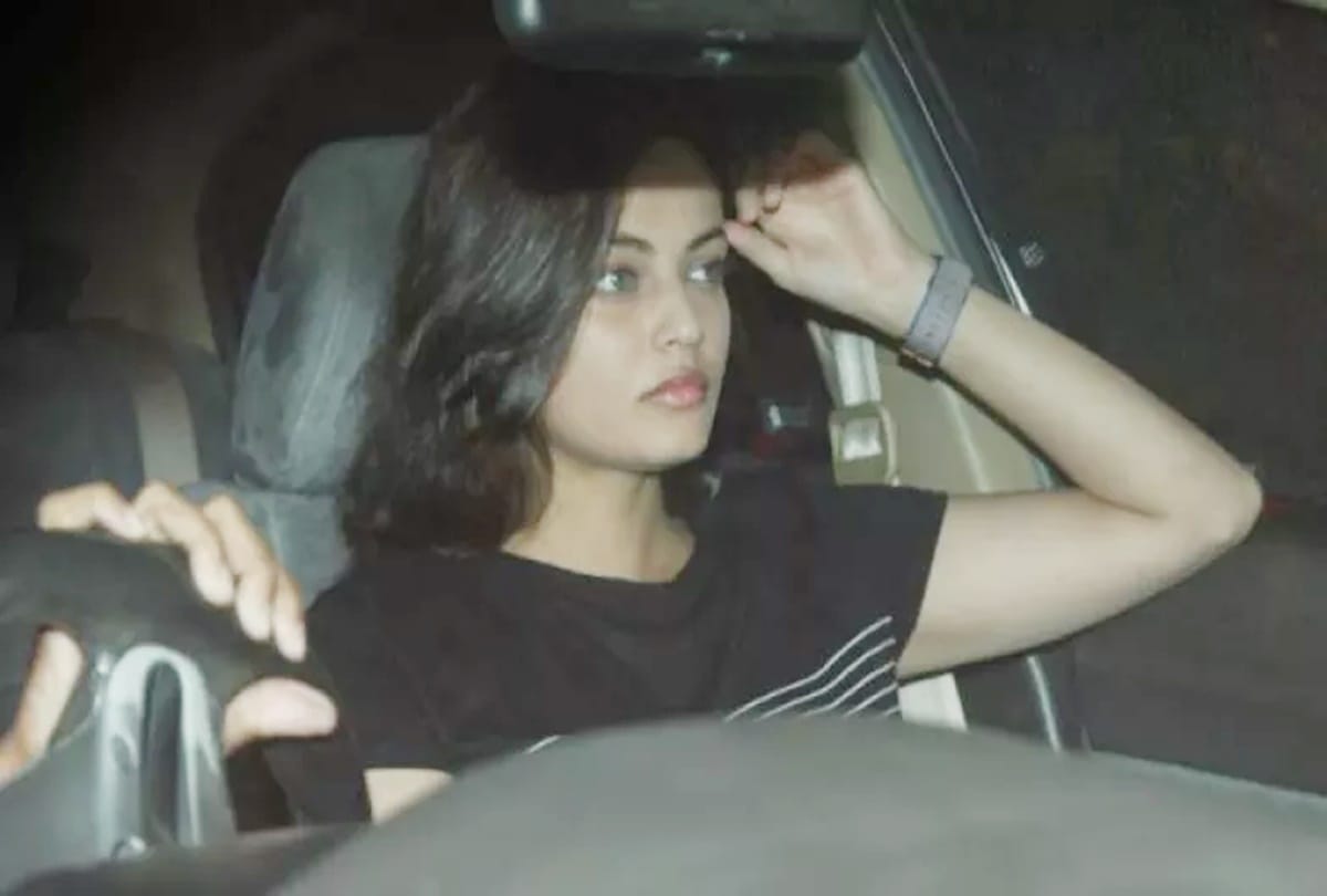 Salman Khan blackbuck poaching case sonakshi Sinha and others visit the Khan family