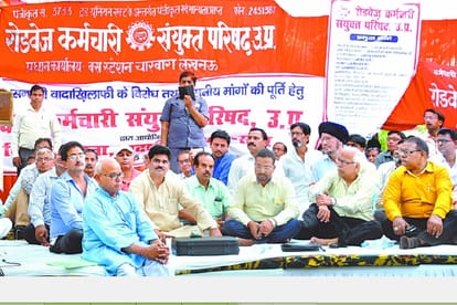  driver-conductor of state road transport corporation will be on strike